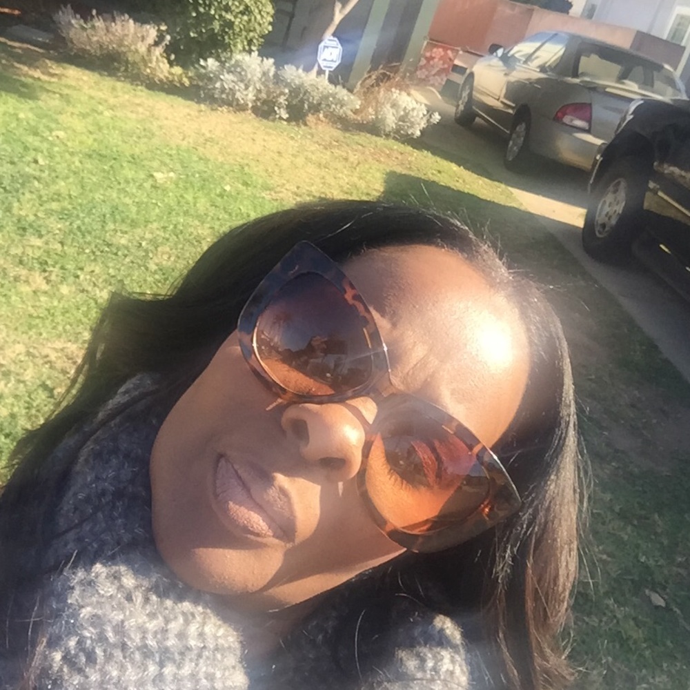 Meet your Posher, Yolanda